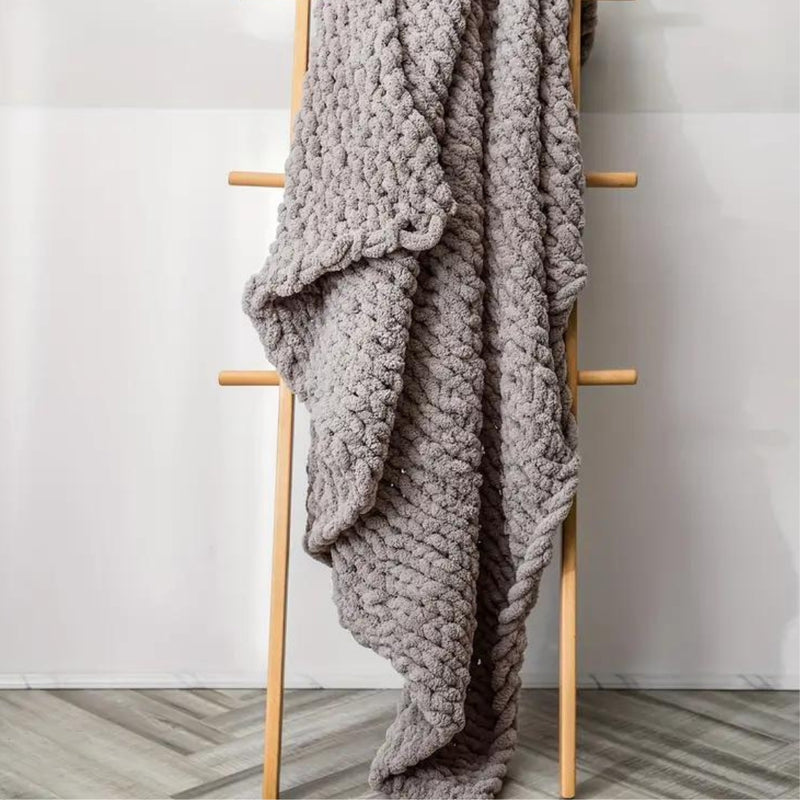 Wolly Wonder Throw Blanket™