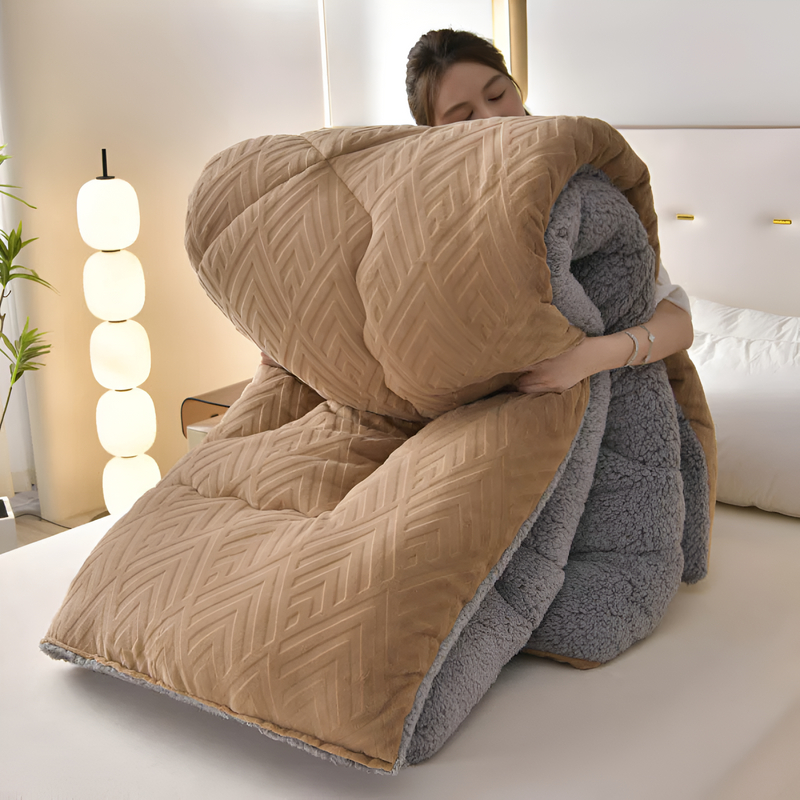 Dual-Sided Soft Quilted Blanket