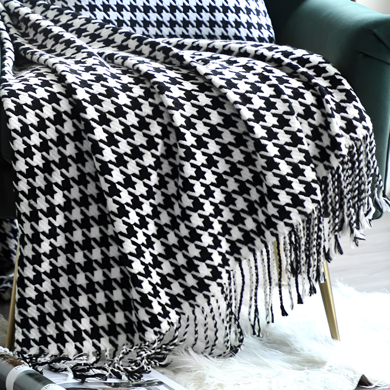 Classic Houndstooth Pattern Blanket